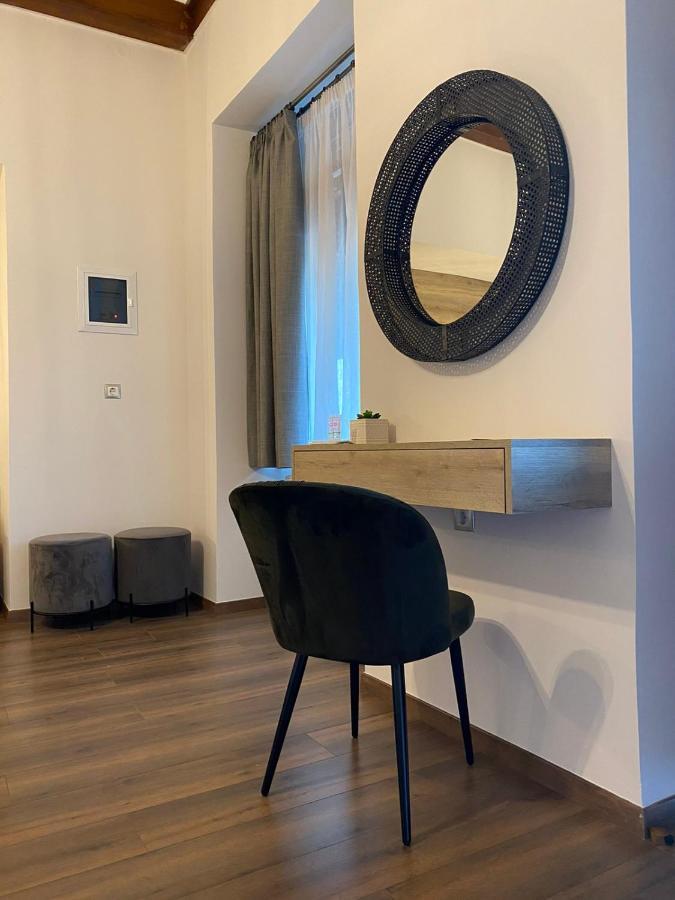 11 Luxury Apartment