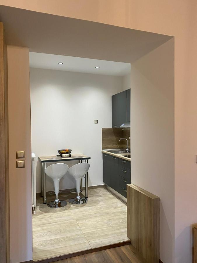 11 Luxury Apartment *